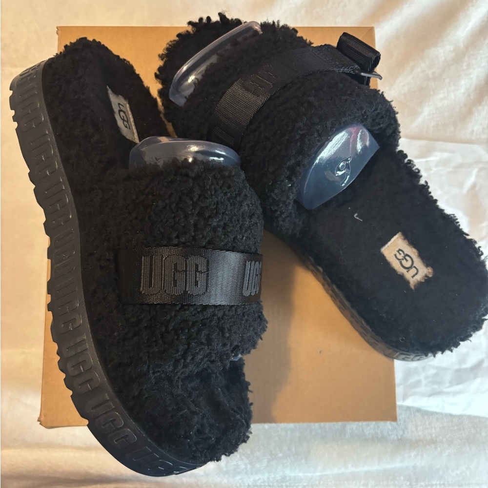 Lightly Worn Ugg Fluffita Platform Slides Sz 9 Wo… - image 1